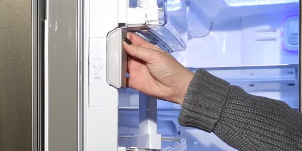 How to Winterize an Lg Refrigerator With Ice Maker