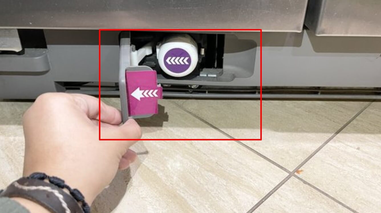 Where Is The Water Filter Reset Button On Whirlpool Refrigerator